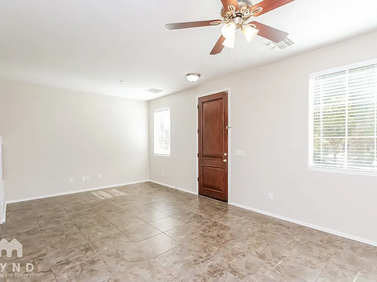 4272 E Vest Ave — Photo 5