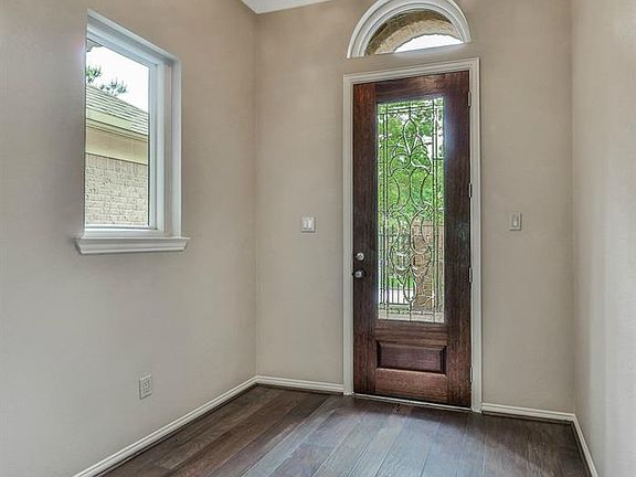 5th image of 35 Delmar Green Pl