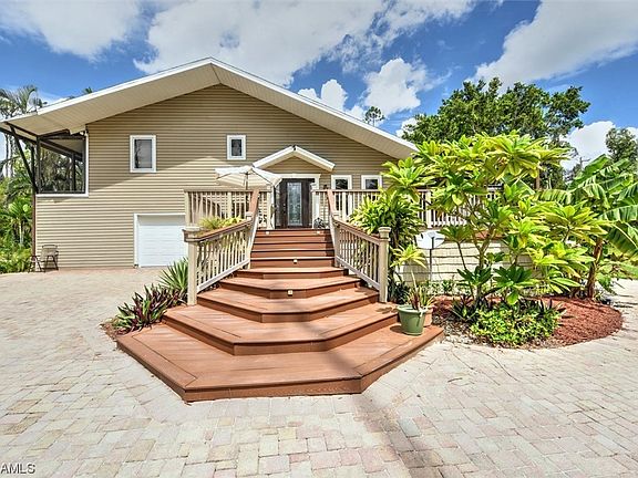 4th image of 15701 Country Ct