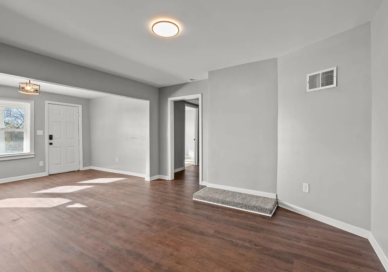 105 Johnson St — Photo 2