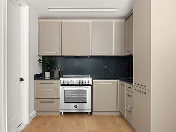 2nd image of 258 Saint James Pl #101