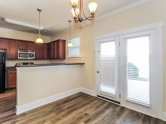 5th image of 43 Highland Forest Cir Unit 7