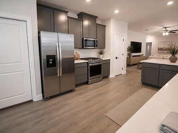 4th image of 1641 Blakely Pl