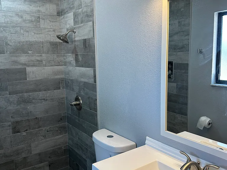 1674 Arcot Cir NE — Photo 11