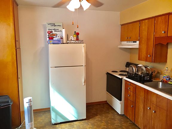 4th image of 420 S Walnut Ave Unit 1