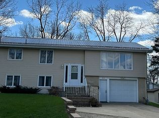 514 W Hamilton St, New Hampton, IA 50659