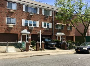 6735 73rd Pl, Flushing, NY 11379