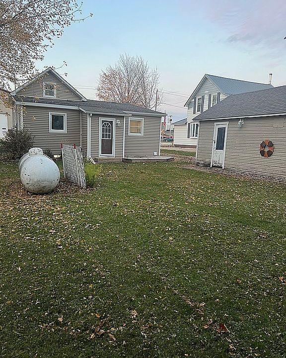 115 W 2nd St, Riceville, IA 50466 Zillow