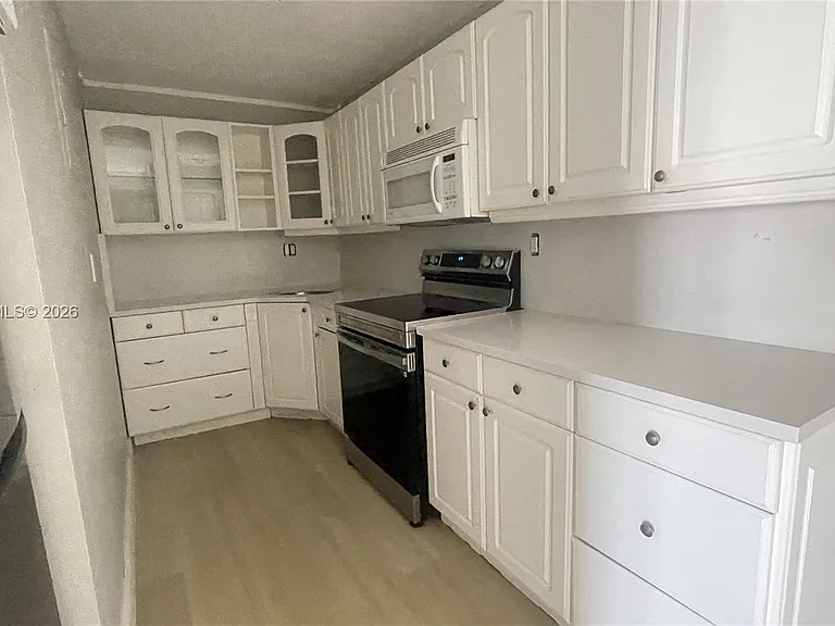 200 S Birch Rd #604 — Photo 13
