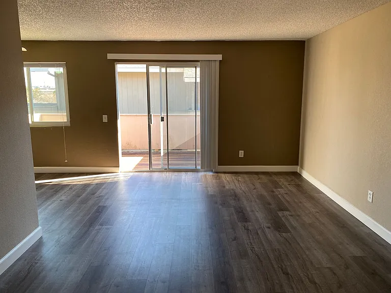 5727 Sutter Ave — Photo 11