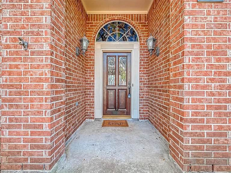 4502 Devonshire St — Photo 2