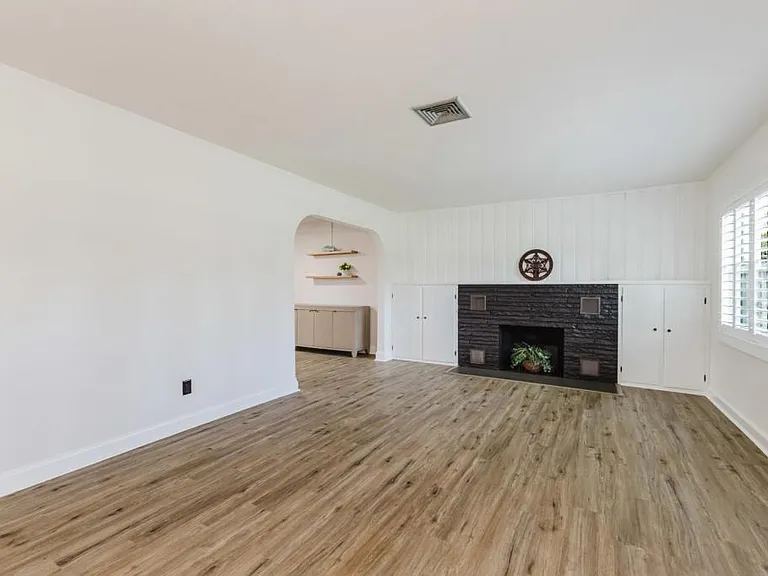 1310 La Faunce Way — Photo 2