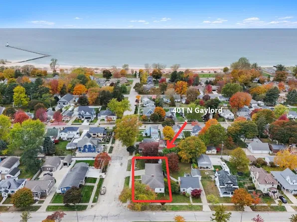 401 N Gaylord Ave, Ludington, MI 49431