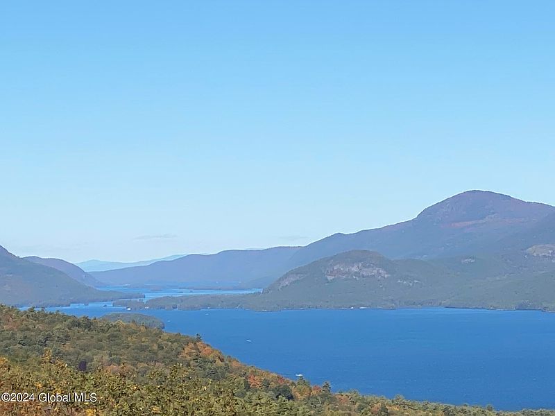 4th image of 176 Watershed Drive