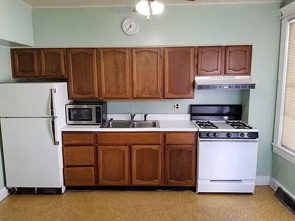 2nd image of 214 N 6th St #A
