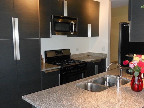 5th image of 1400 S Michigan Ave APT 1704