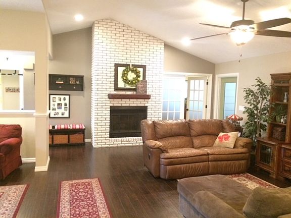 Family room 2