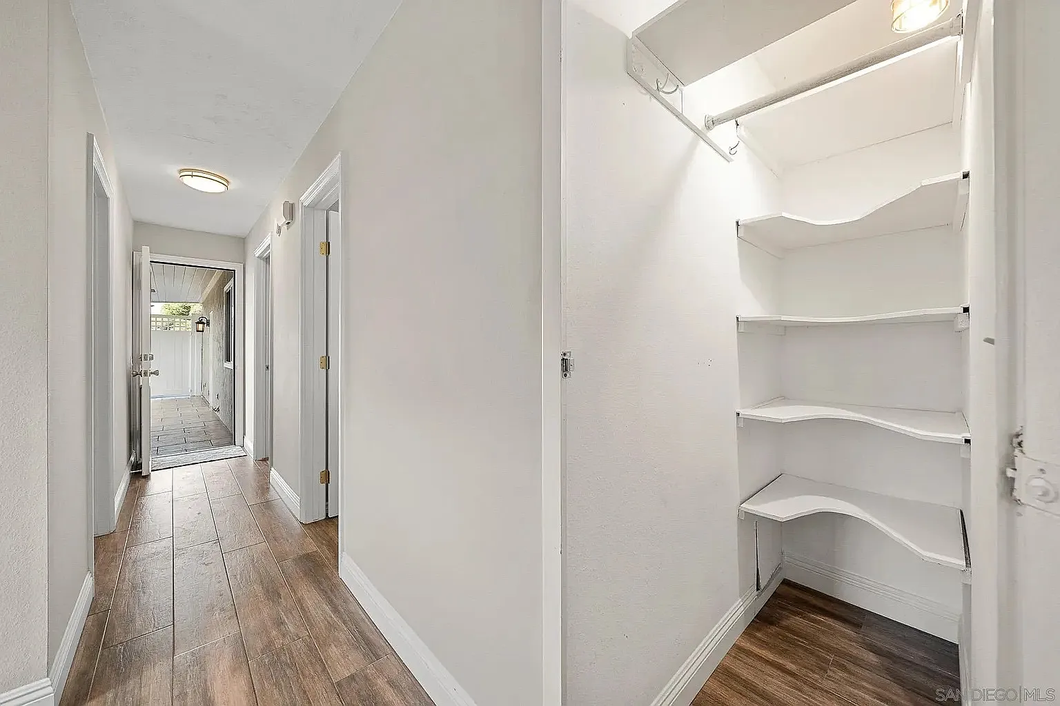 2 bed, 1059 sqft, $3,200 — Photo 4
