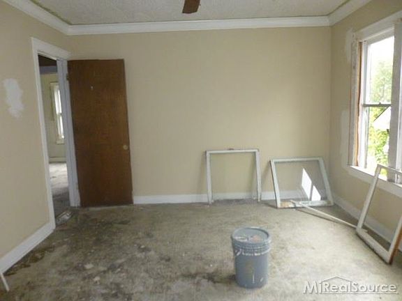 5th image of 14319 Sussex St