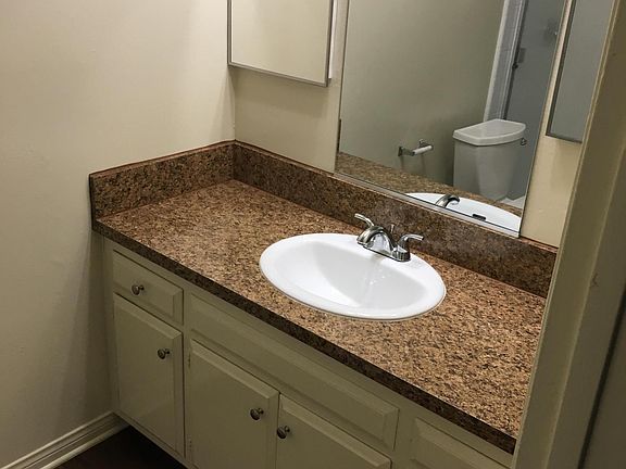 4th image of 1576 E Canfield Ln APT 1