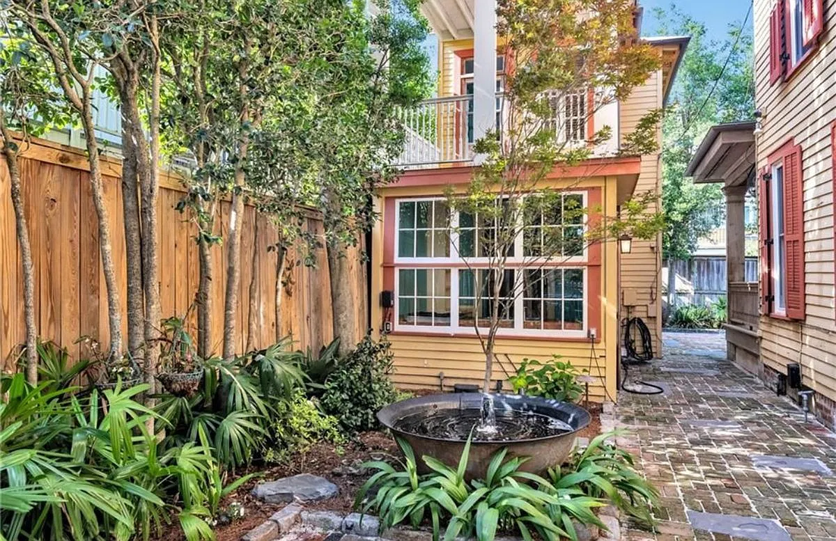 1 bed, 1.5 bath, 650 sqft, $1,600 — Photo 1