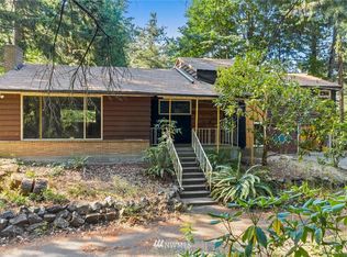 525 NE Serpentine Pl, Shoreline, WA 98155