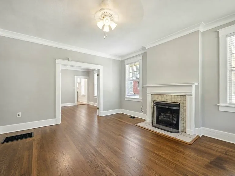 687 N McLean Blvd — Photo 7