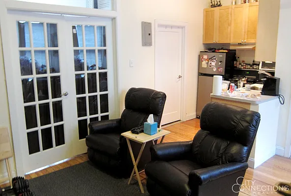 Rented by City Connections Realty | media 6