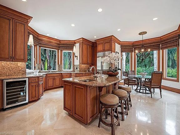5th image of 2070 Gordon Dr