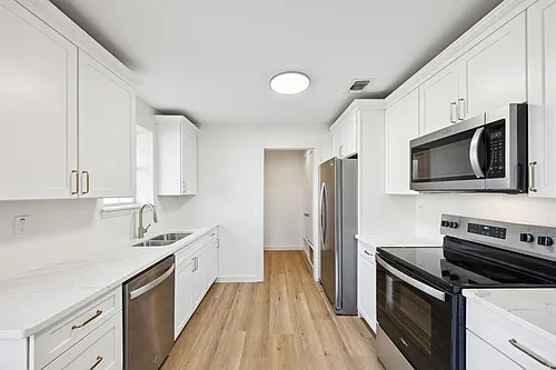 302 W Pelton St #302 Photo 1
