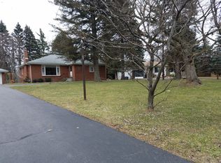 556 Harris Hill Rd, Lancaster, NY 14086