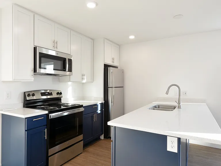 2909 Grand St NE #2 — Photo 1