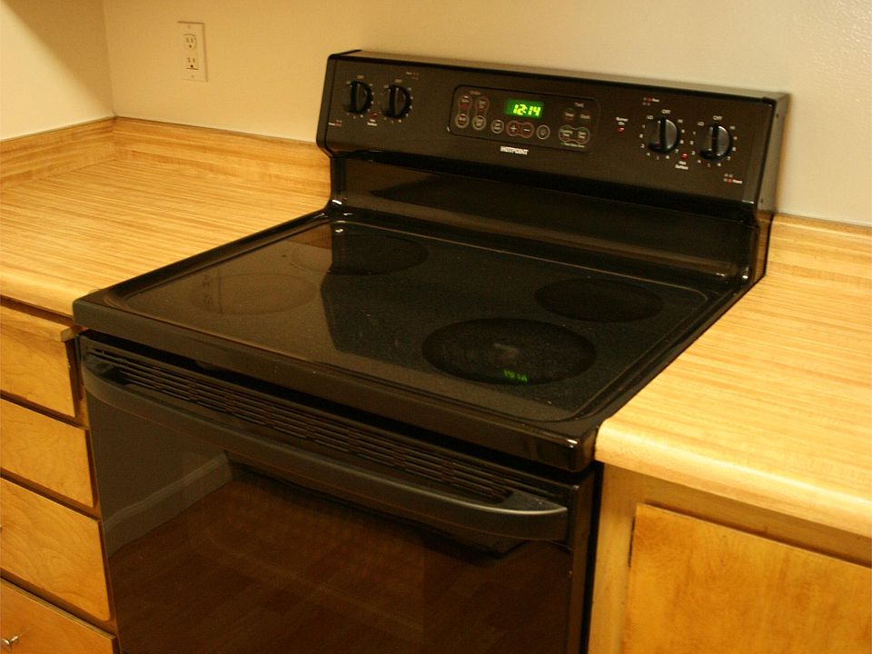 2nd image of 2300 Laguna Cir APT C