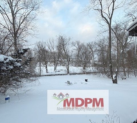 5th image of 9726 Log Cabin Trl