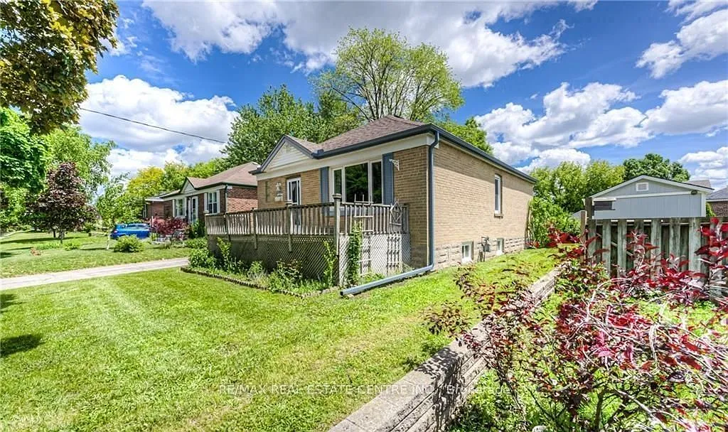 3 bed, $2,400 — Photo 2