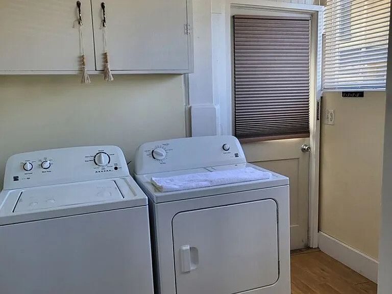 2123 Pine St — Photo 10