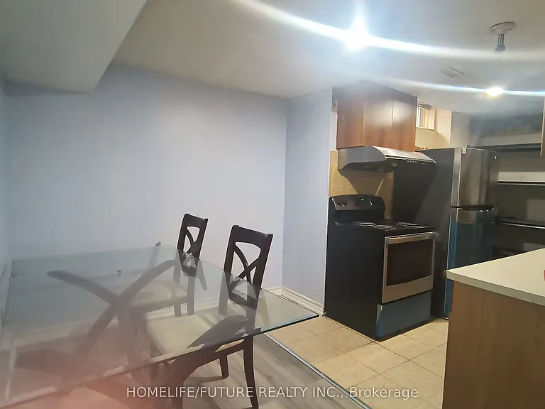 79 Carisbrooke Sq #BASEMENT — Photo 8