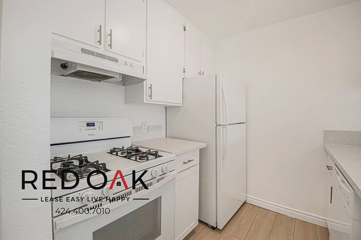 Building Photo - 10285 Tujunga Canyon Blvd #205