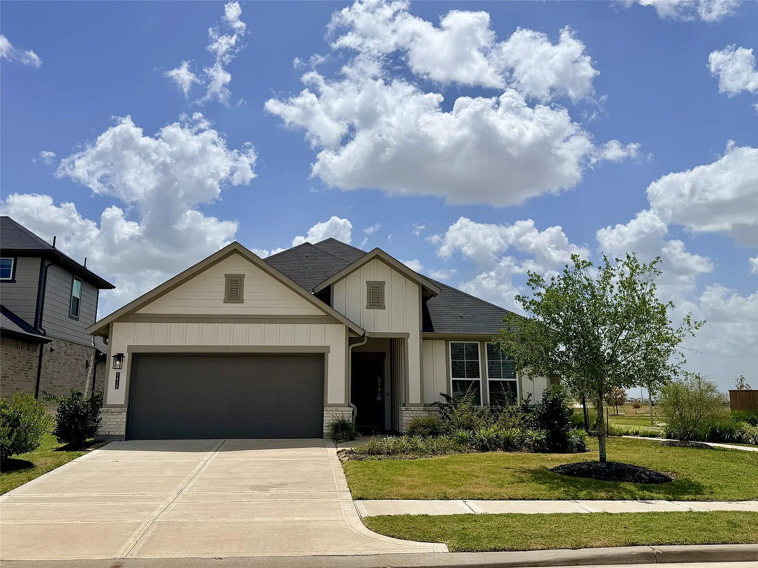 3 bed, 2.0 bath, 1688 sqft, $2,250 — Photo 2