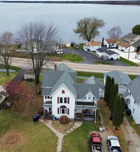 323 S Warrington Ave, Cecil, WI, 54111