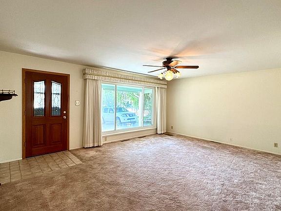 2nd image of 2127 Ridgewood Ln