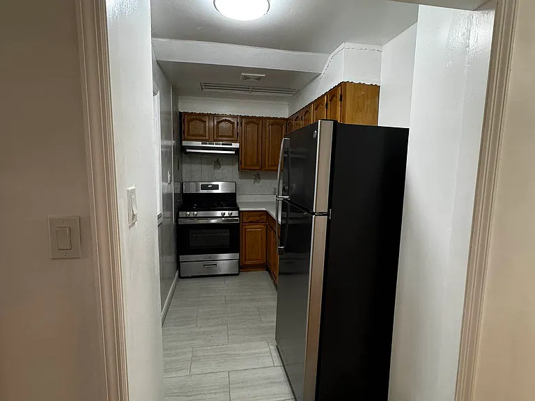 1415 E 84th St #3 — Photo 10