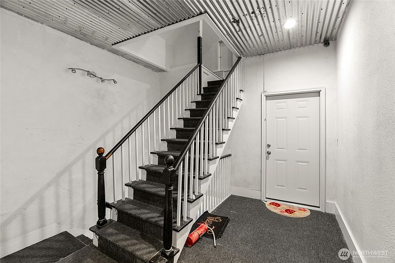 5th image of 220 W 4th Street