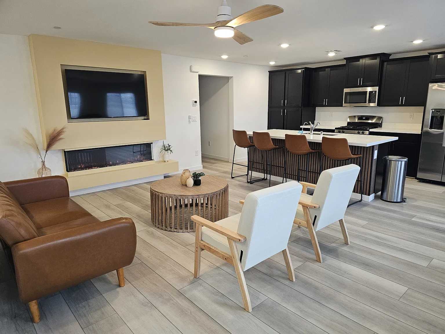9489 Sky Pointe Drive - 9489 Sky Pointe Dr (Townhome) — Photo 1