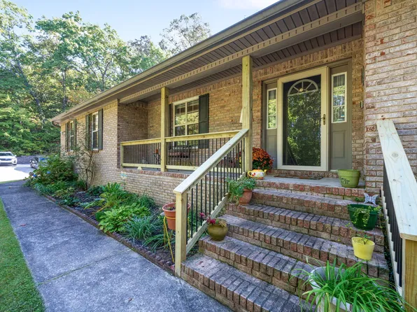 9016 Dallas Hollow Rd, Soddy Daisy, TN 37379