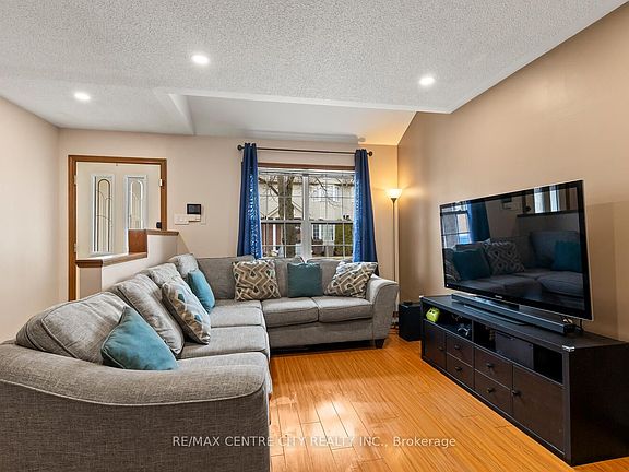 5th image of 20 Kernohan Pkwy #1
