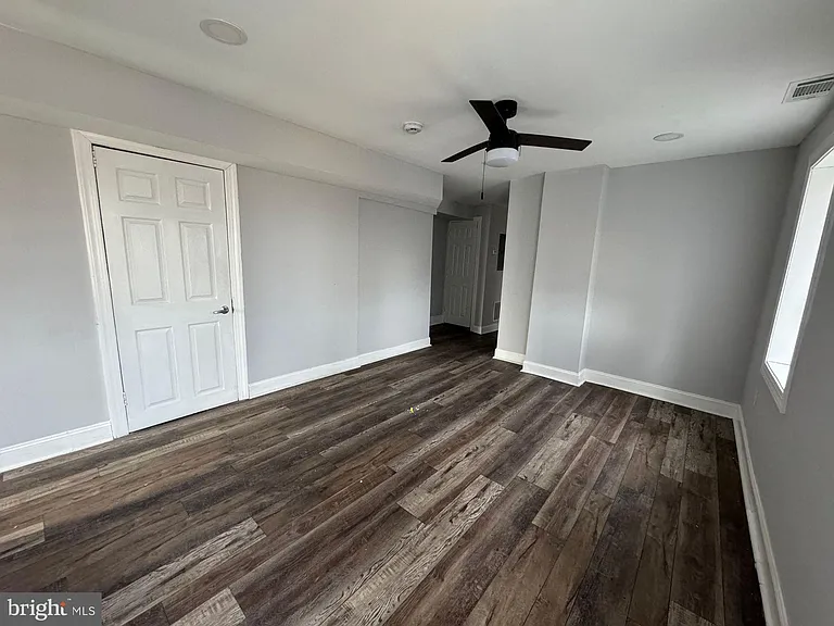610 E 9th St #2 — Photo 6
