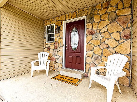 2nd image of 7395 Shady Knoll Cir