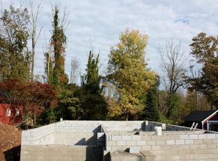 48 E Oak St, Basking Ridge, NJ 07920