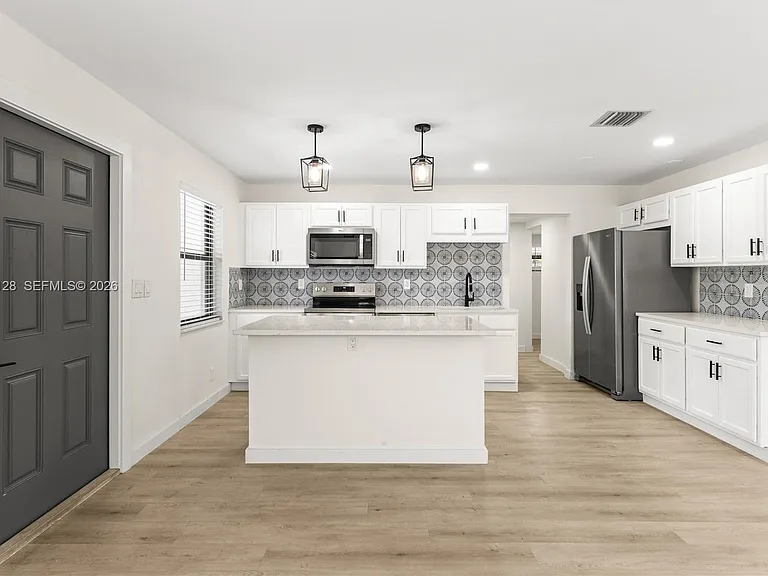 328 SW 11th Ave — Photo 10